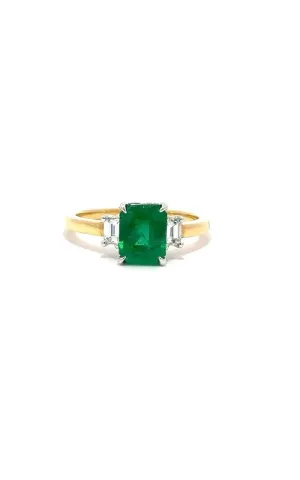 18K YELLOW AND WHITE GOLD THREE-STONE EMERALD AND DIAMONDS RING G13451