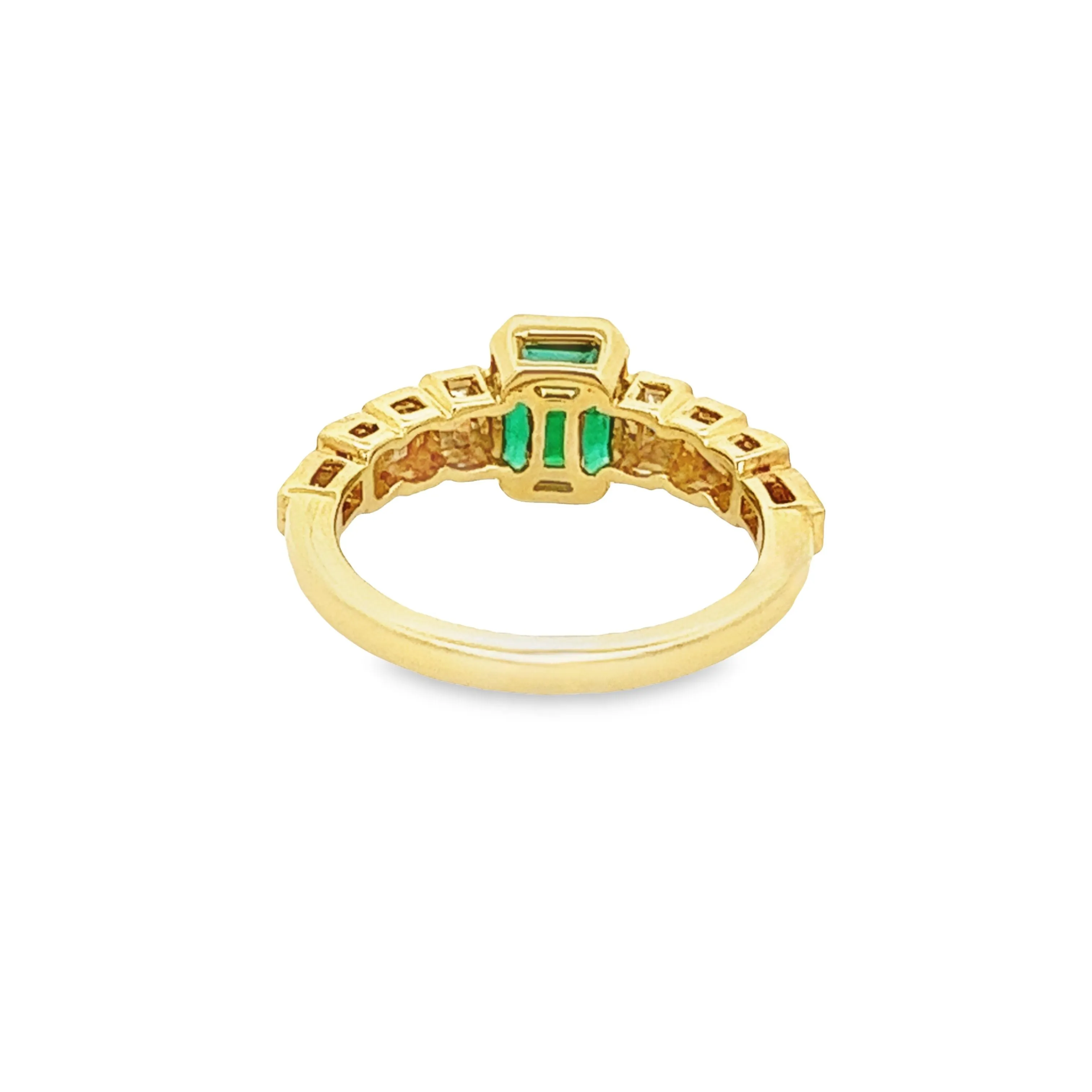 18k Yellow Gold Diamond & Emerald Ring