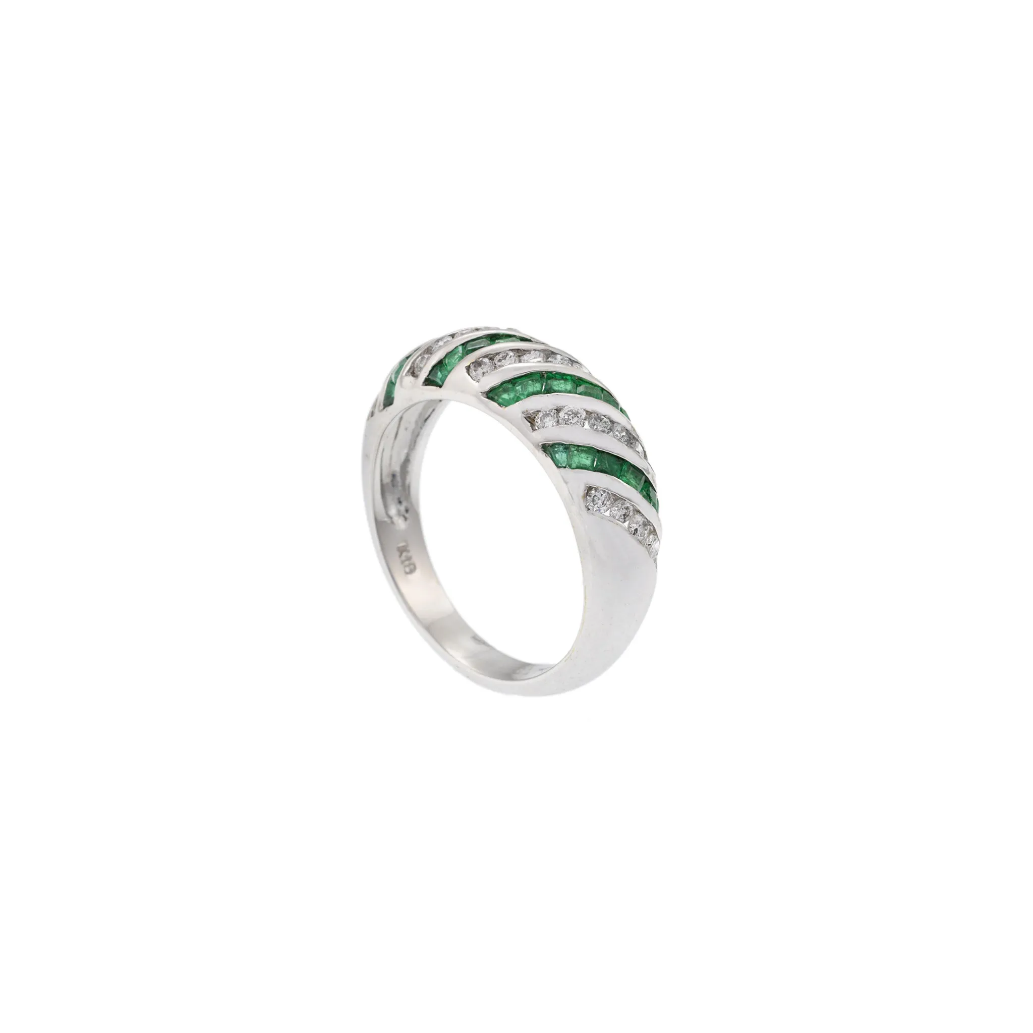 18KT White Gold Round Cut Diamond and Emerald Swirls Ring