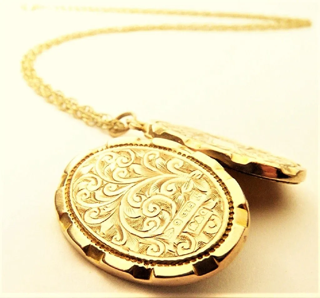 Antique Fully Hallmarked Yellow Gold Locket 1913 With Ornate Antique Hallmarked Gold 20 Inch Necklace