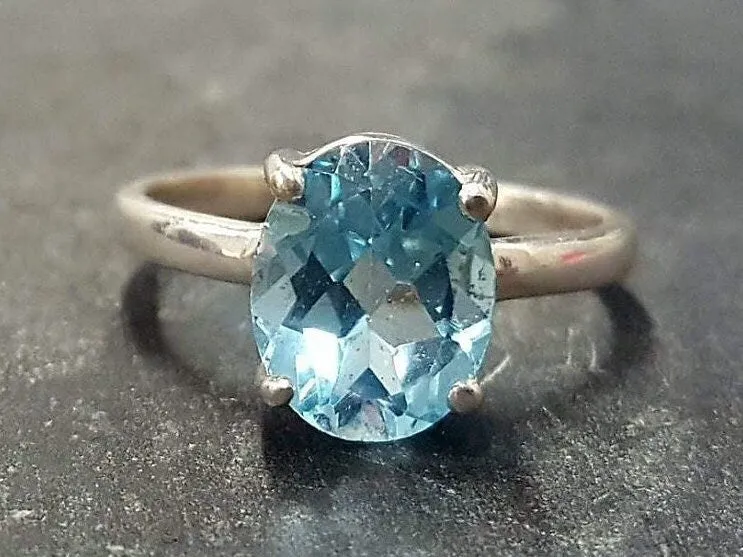 Blue Topaz Ring - Sky Blue Solitaire Ring - Vintage Oval Ring