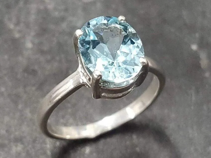 Blue Topaz Ring - Sky Blue Solitaire Ring - Vintage Oval Ring