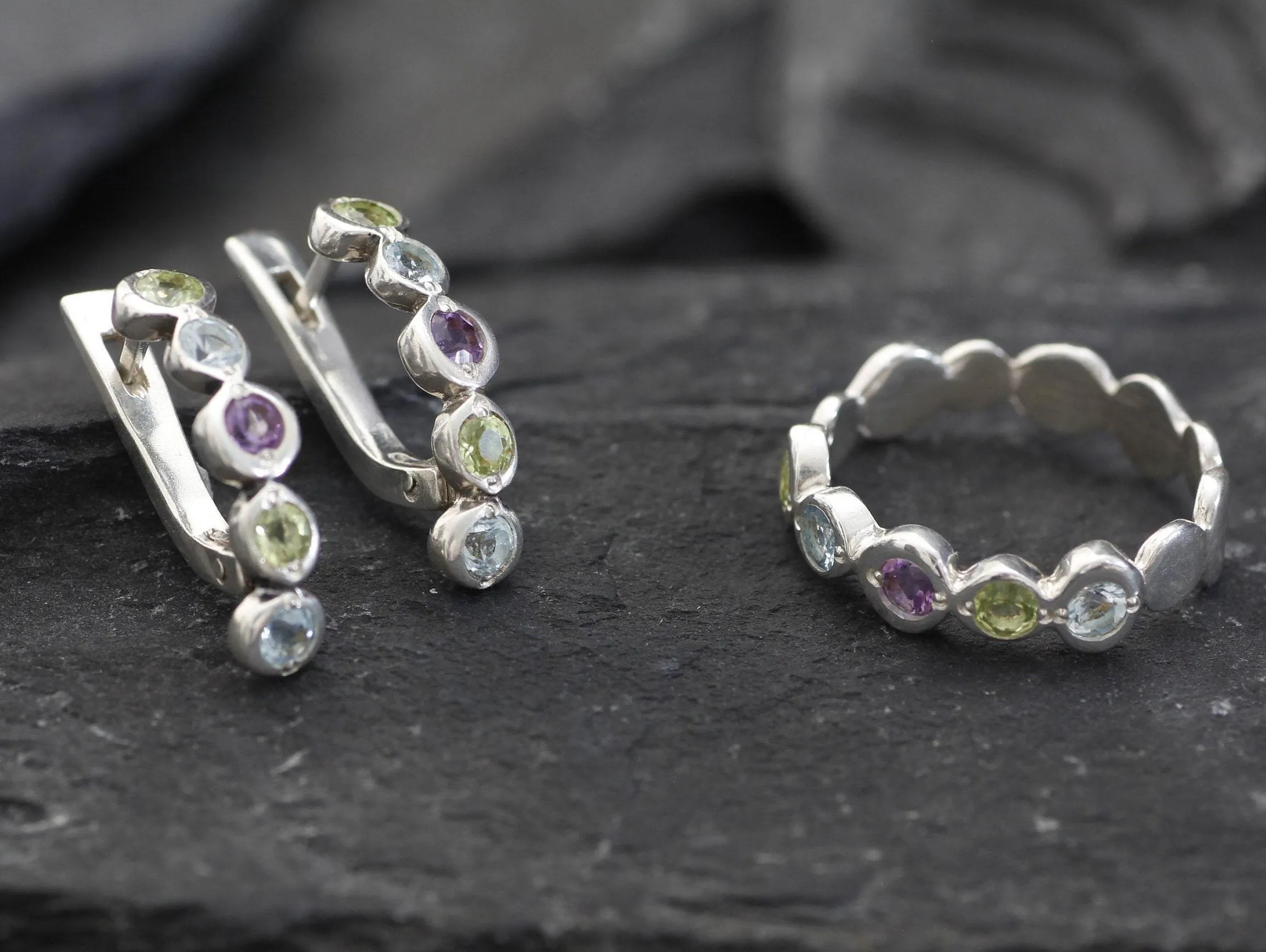 Colorful Bubble Band - Amethyst Peridot Blue Topaz Ring, Multicolor Eternity Ring