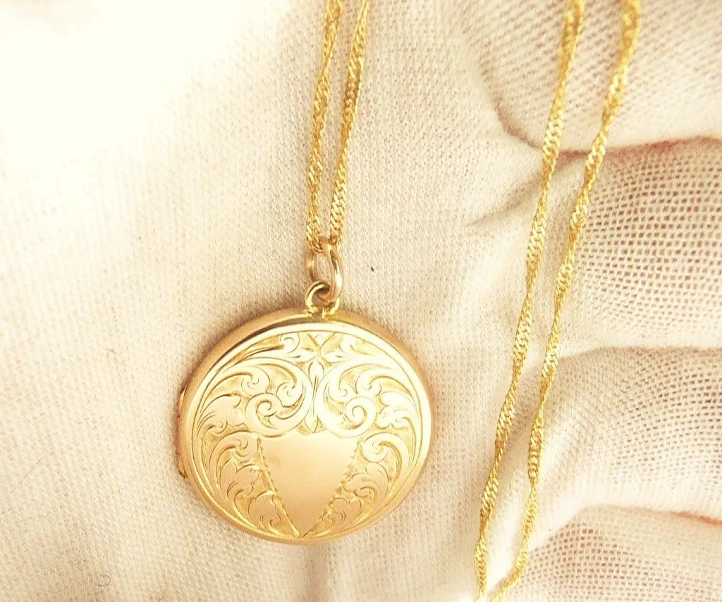 Fully Hallmarked Antique Rose Gold Locket 1919 With Ornate 50 cm Chain Somers & Eccles