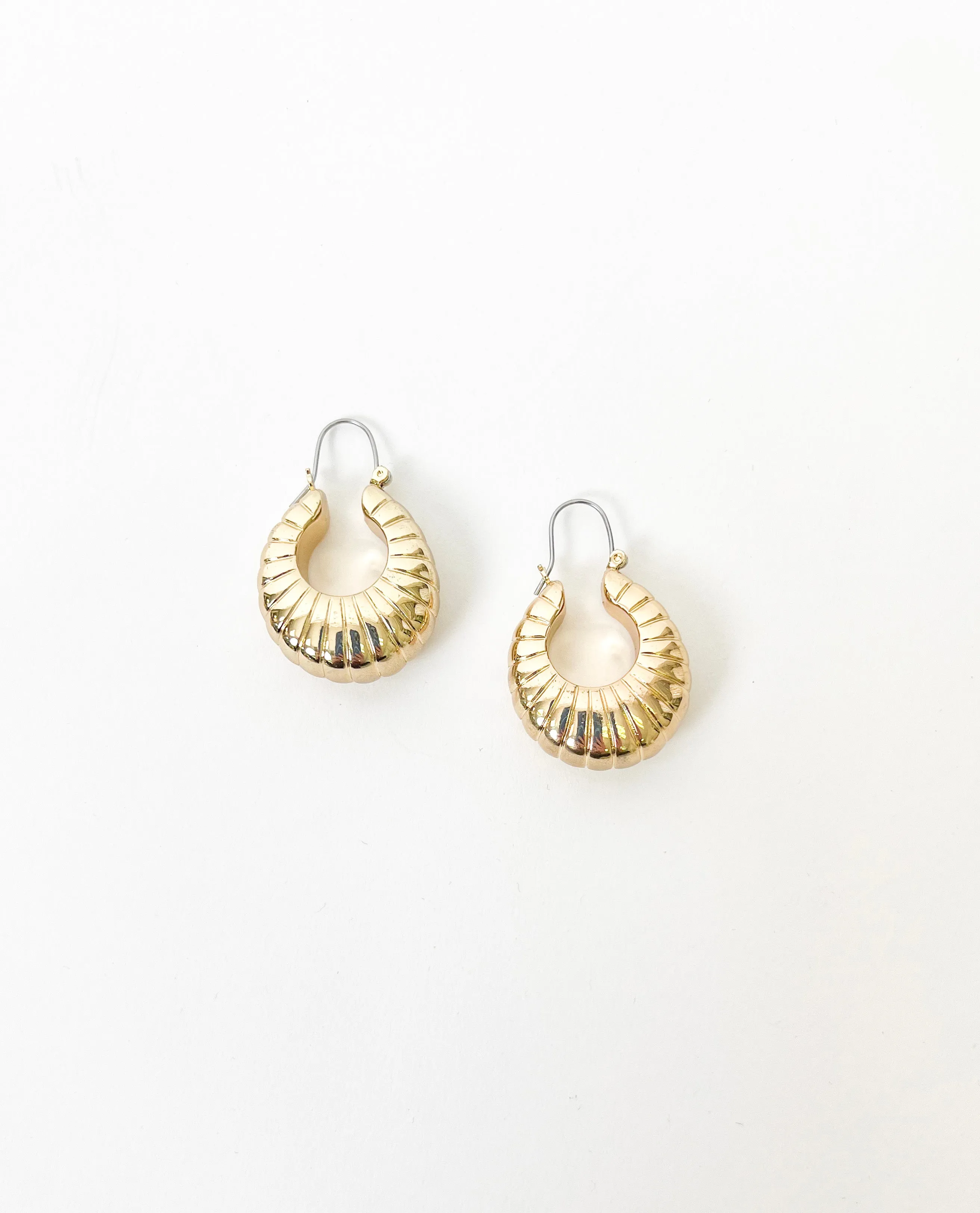 GRADUAL GOLD DROP HOOP EARRING