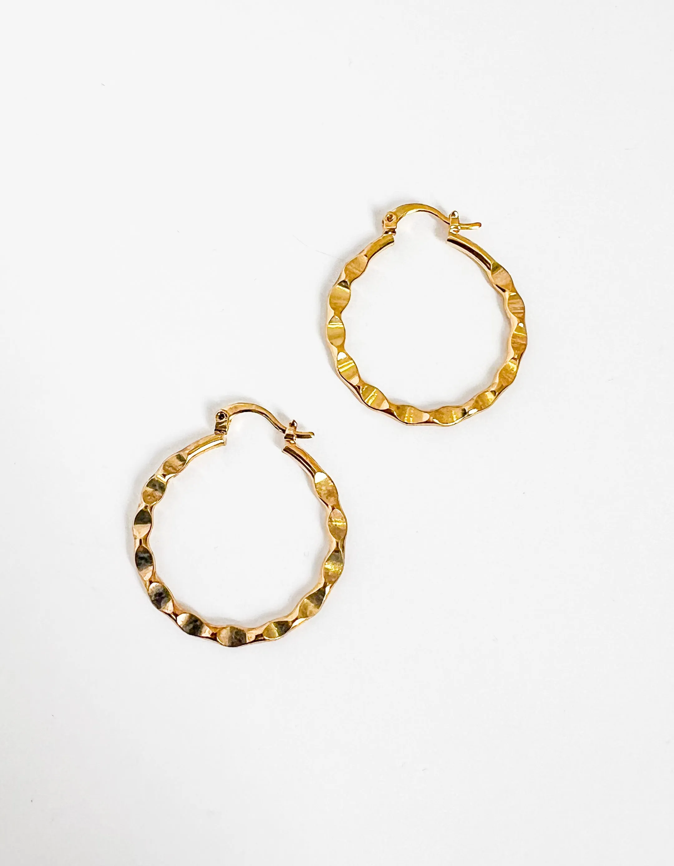 HAMMERED GOLD LATCH HOOP EARRING