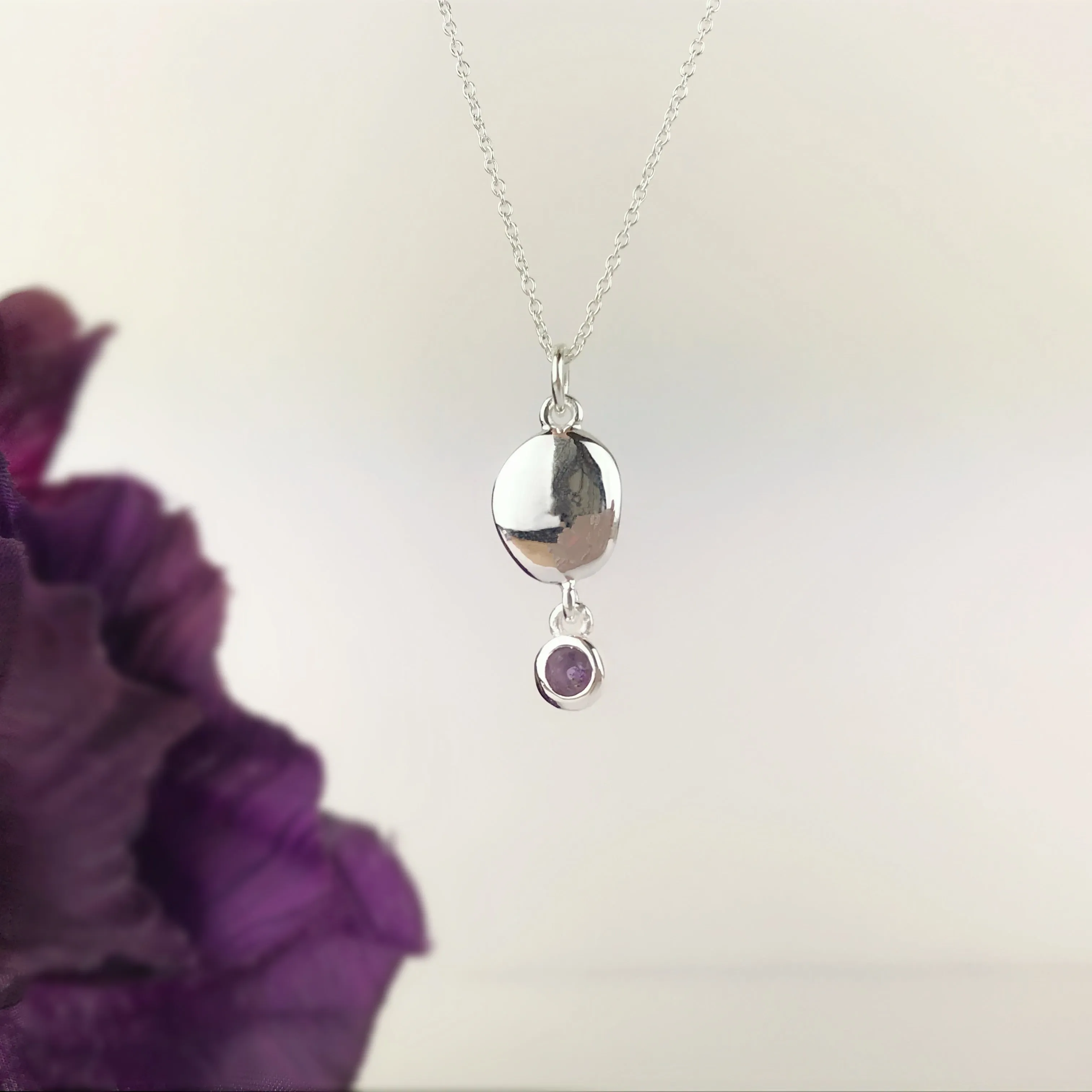 Pebble Pendant - VP133